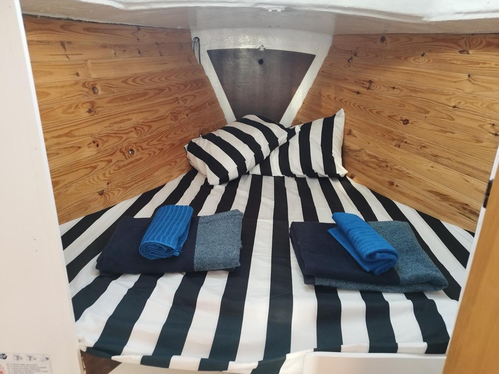 Sailing Tours - Night On Board - Alcantara Botel Lisbon